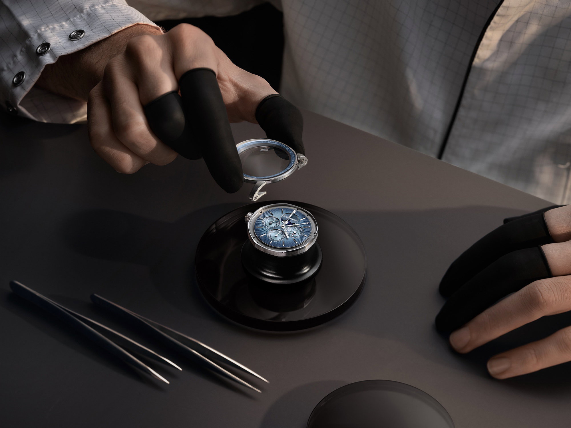 Code 11.59 by Audemars Piguet Selfwinding Perpetual Calendar 41 — view 8