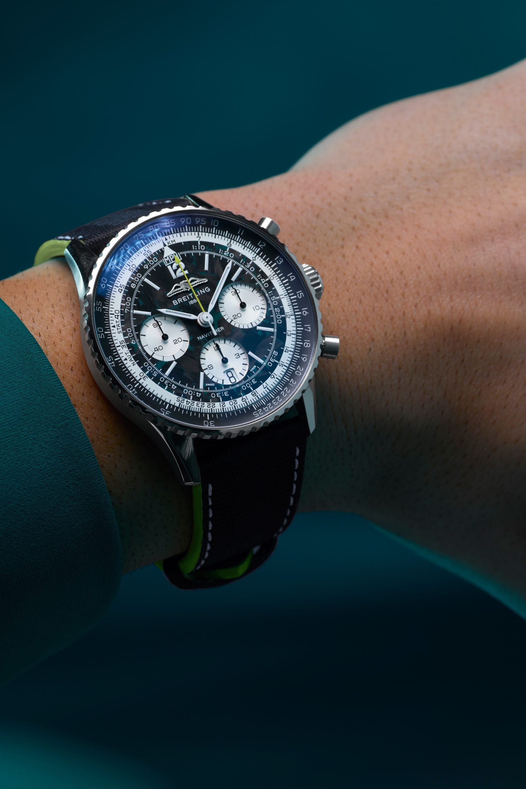 Navitimer B01 Chronograph 43 Aston Martin Aramco Formula One Team — view 3