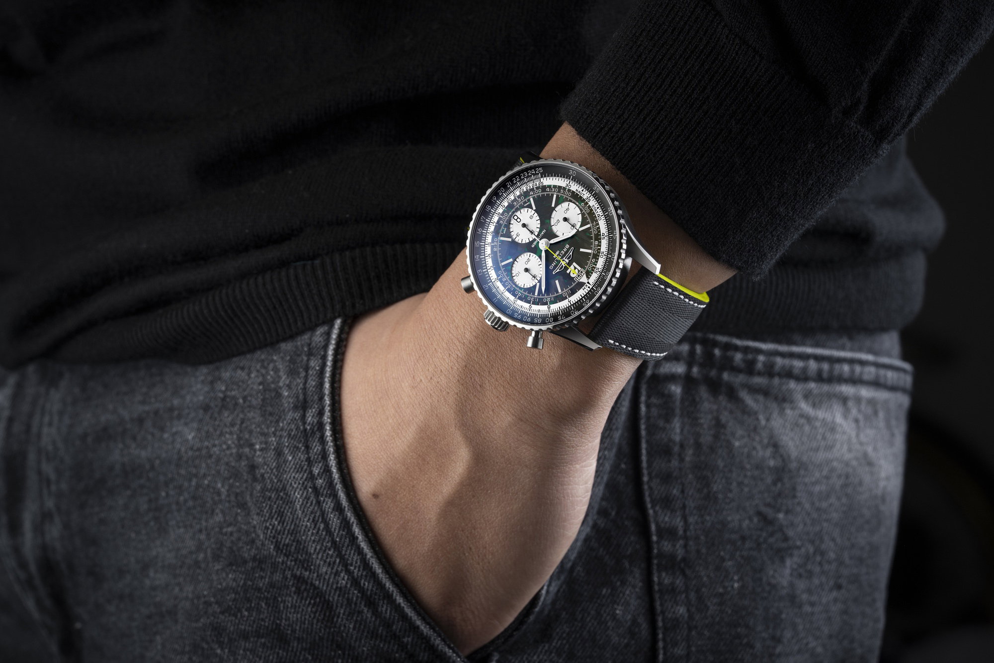 Navitimer B01 Chronograph 43 Aston Martin Aramco Formula One Team — view 6