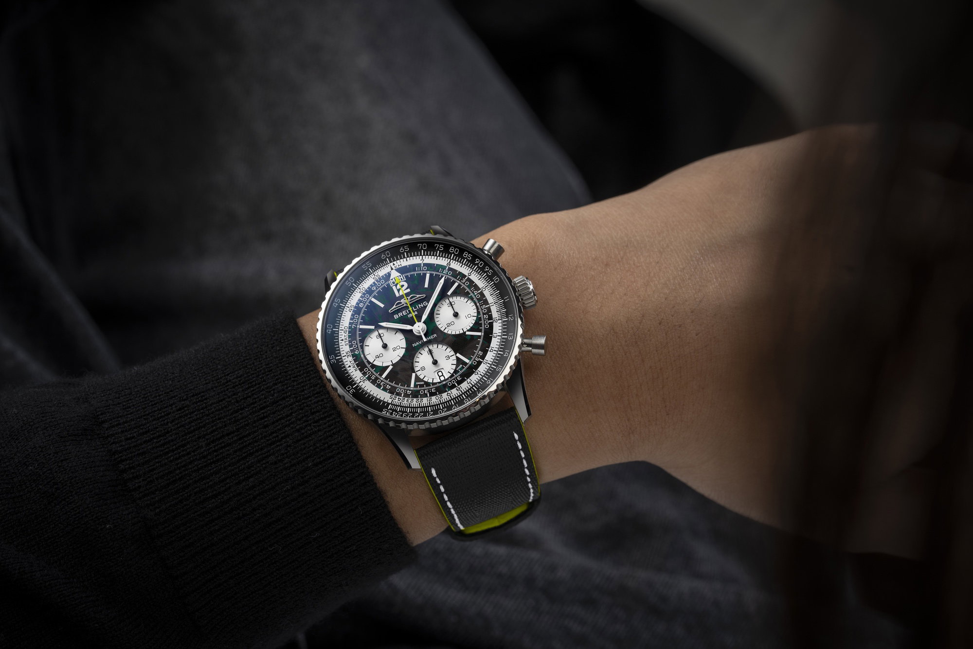 Navitimer B01 Chronograph 43 Aston Martin Aramco Formula One Team — view 7