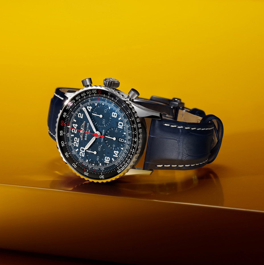 Navitimer B02 Chronograph 41 Cosmonaute Artemis II — view 2
