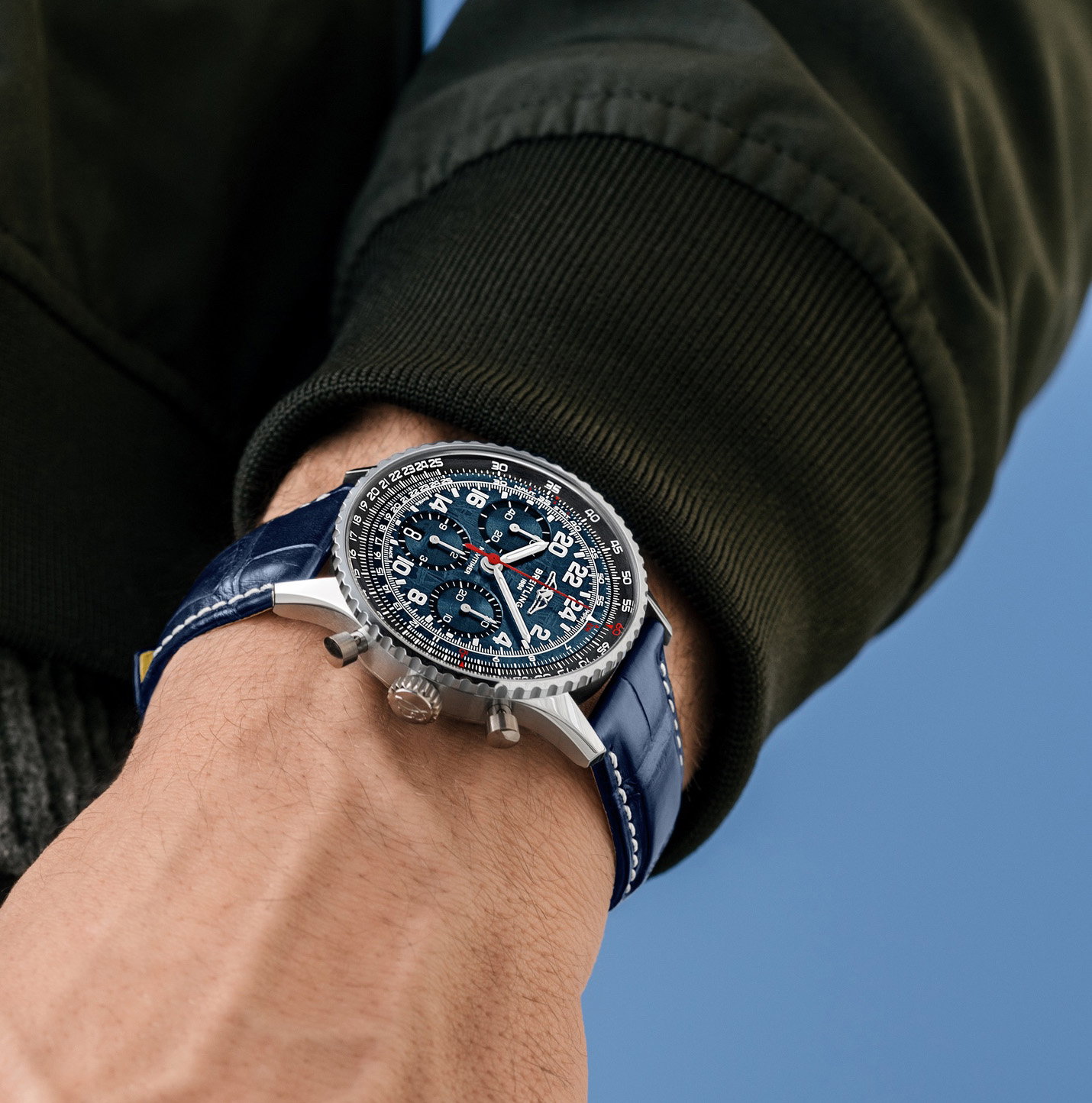 Navitimer B02 Chronograph 41 Cosmonaute Artemis II — view 4