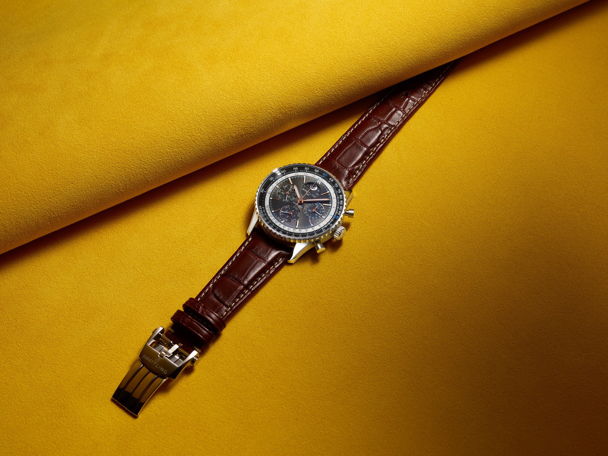 Navitimer B19 Chronograph 43 Perpetual Calendar — view 4