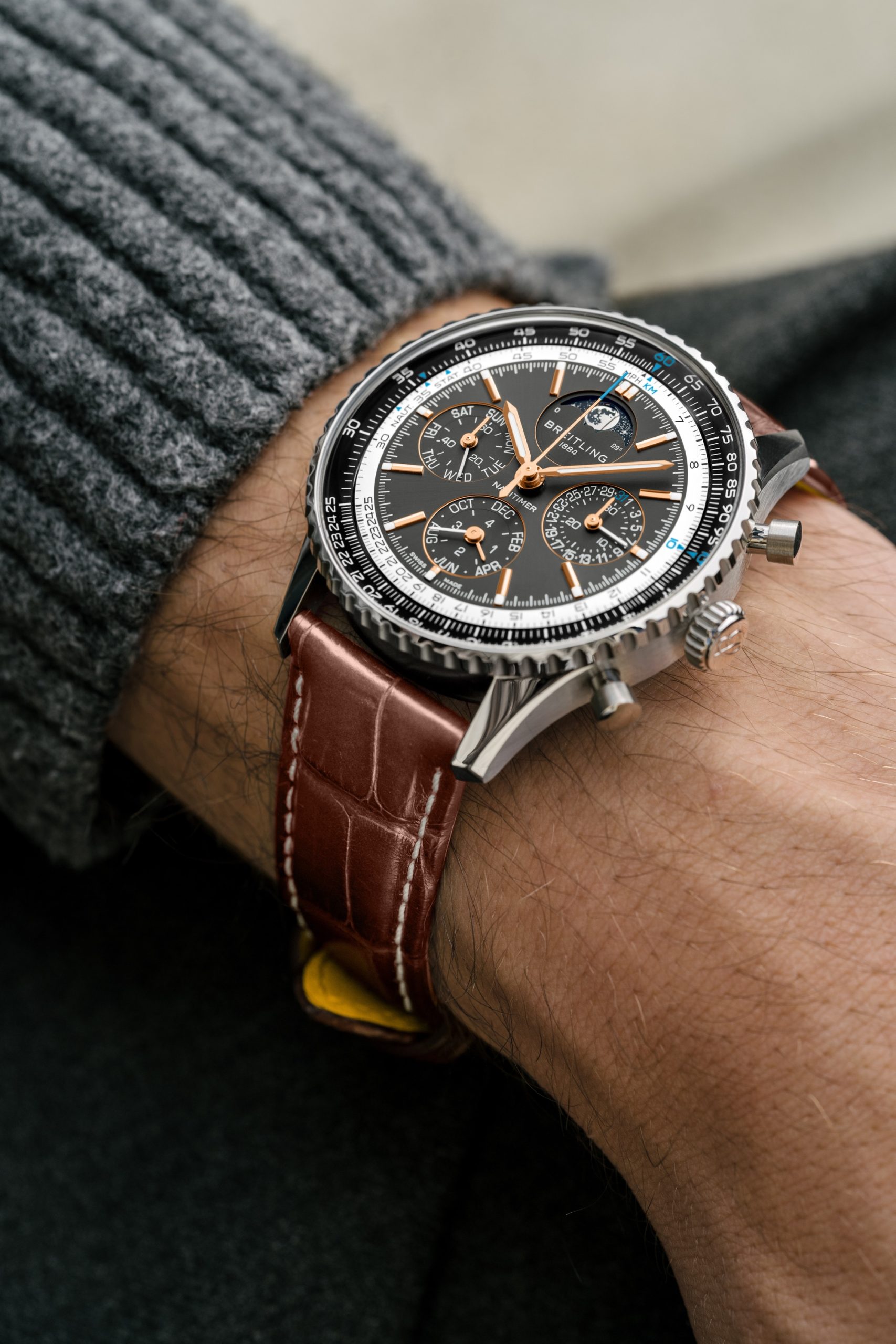 Navitimer B19 Chronograph 43 Perpetual Calendar — view 5