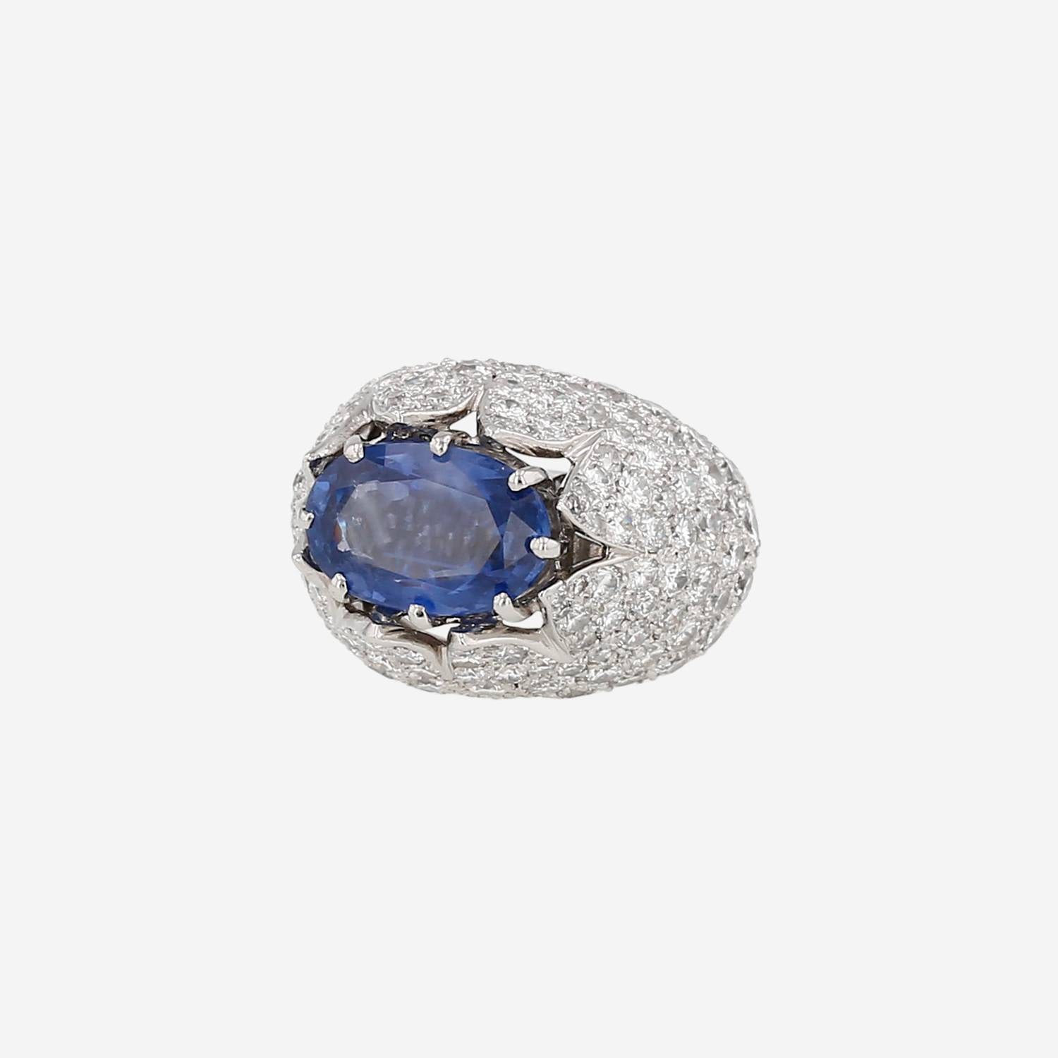 Cartier setting ring in platinum, diamonds and Ceylan sapphire