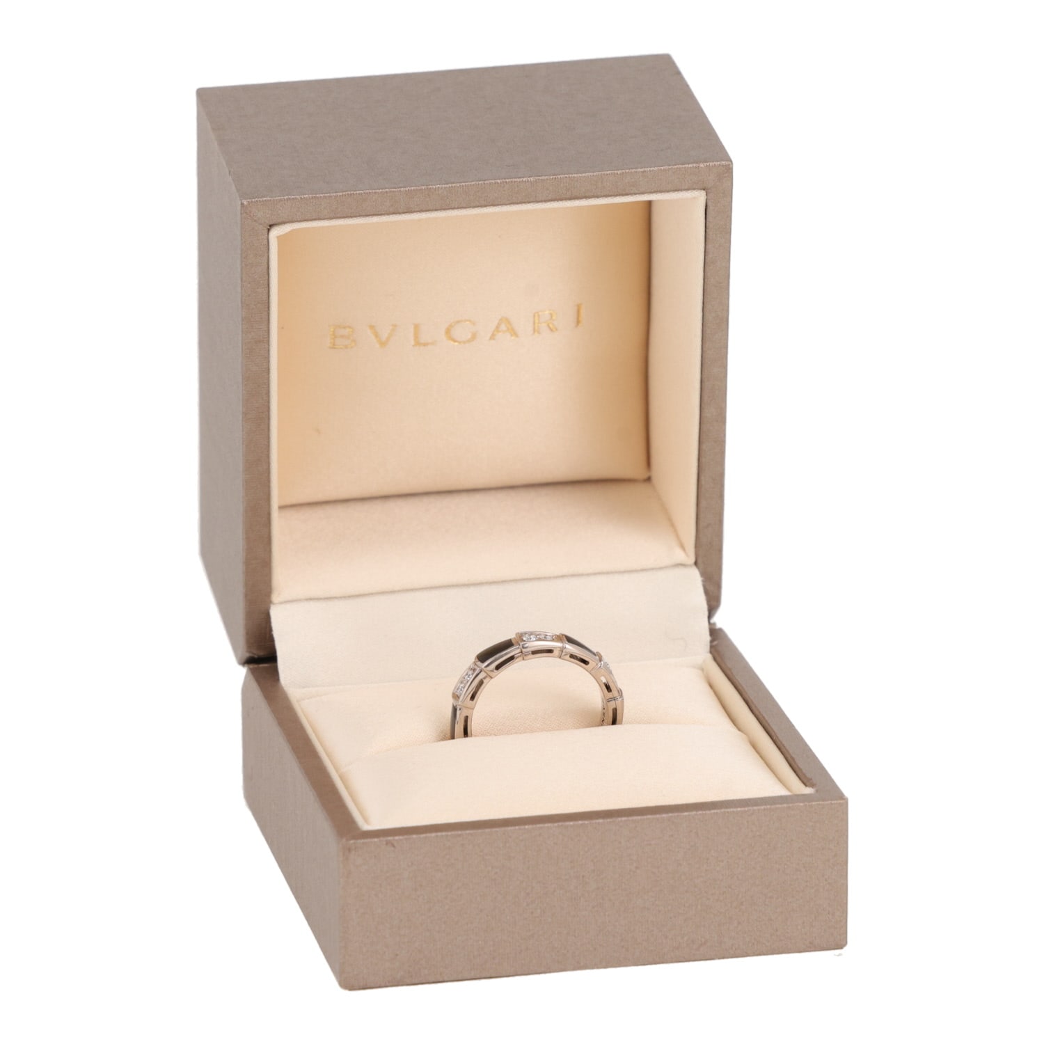 Bulgari Serpenti Viper ring in white gold, diamonds and mother of pearl — view 3