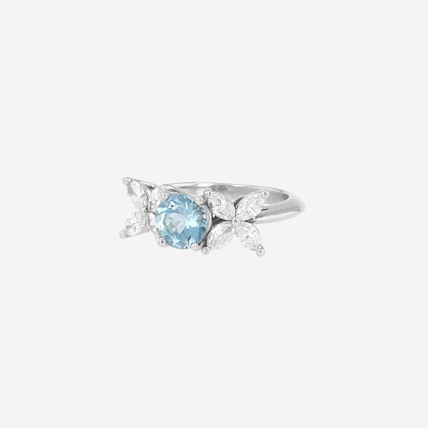 Tiffany & Co Victoria ring in platinium, diamonds and aquamarine
