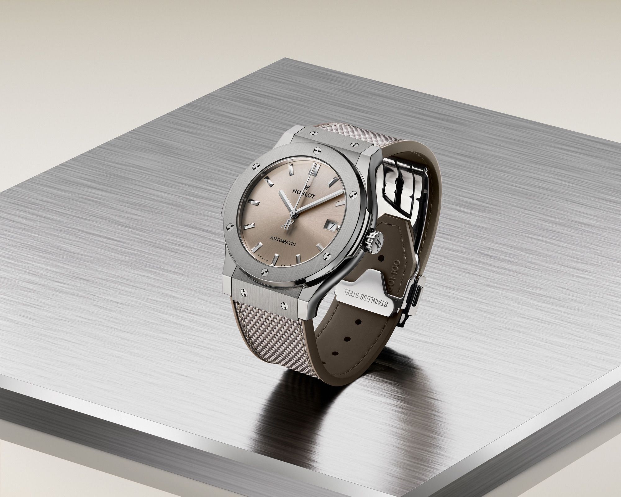 Classic Fusion Titanium Essential Taupe — view 3