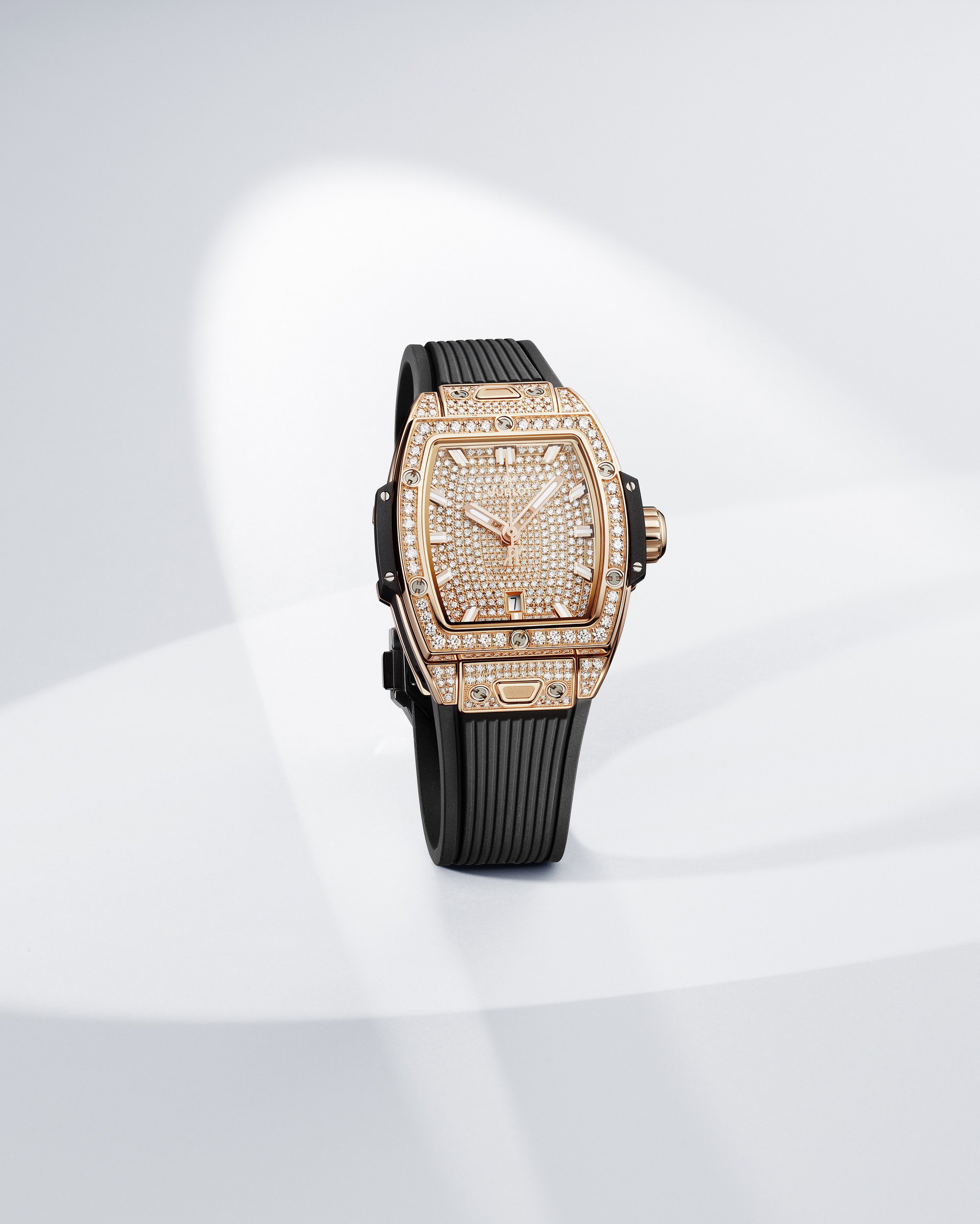 Spirit of Big Bang King Gold Full Pavé — view 3
