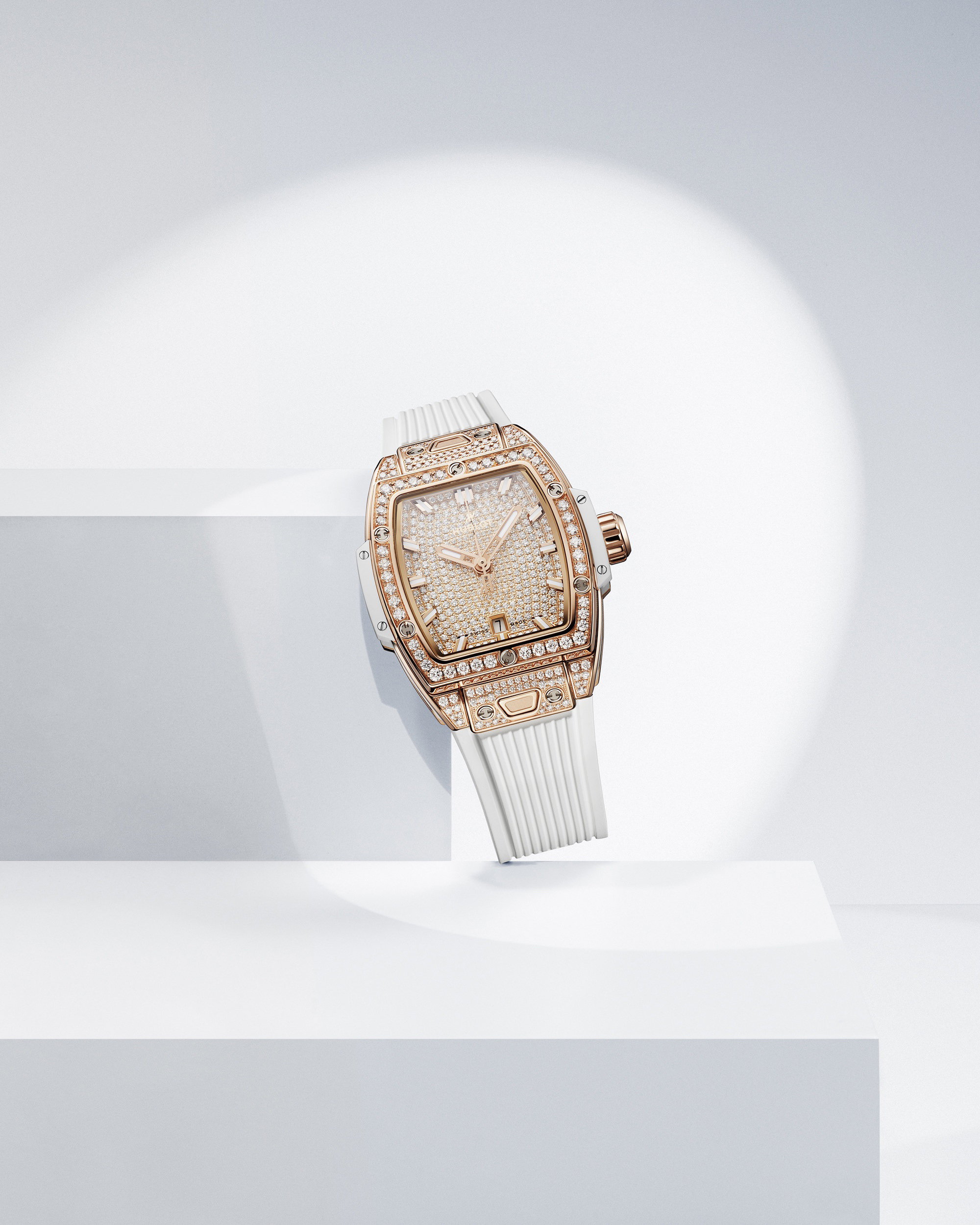 Spirit of Big Bang King Gold White Full Pavé — view 4