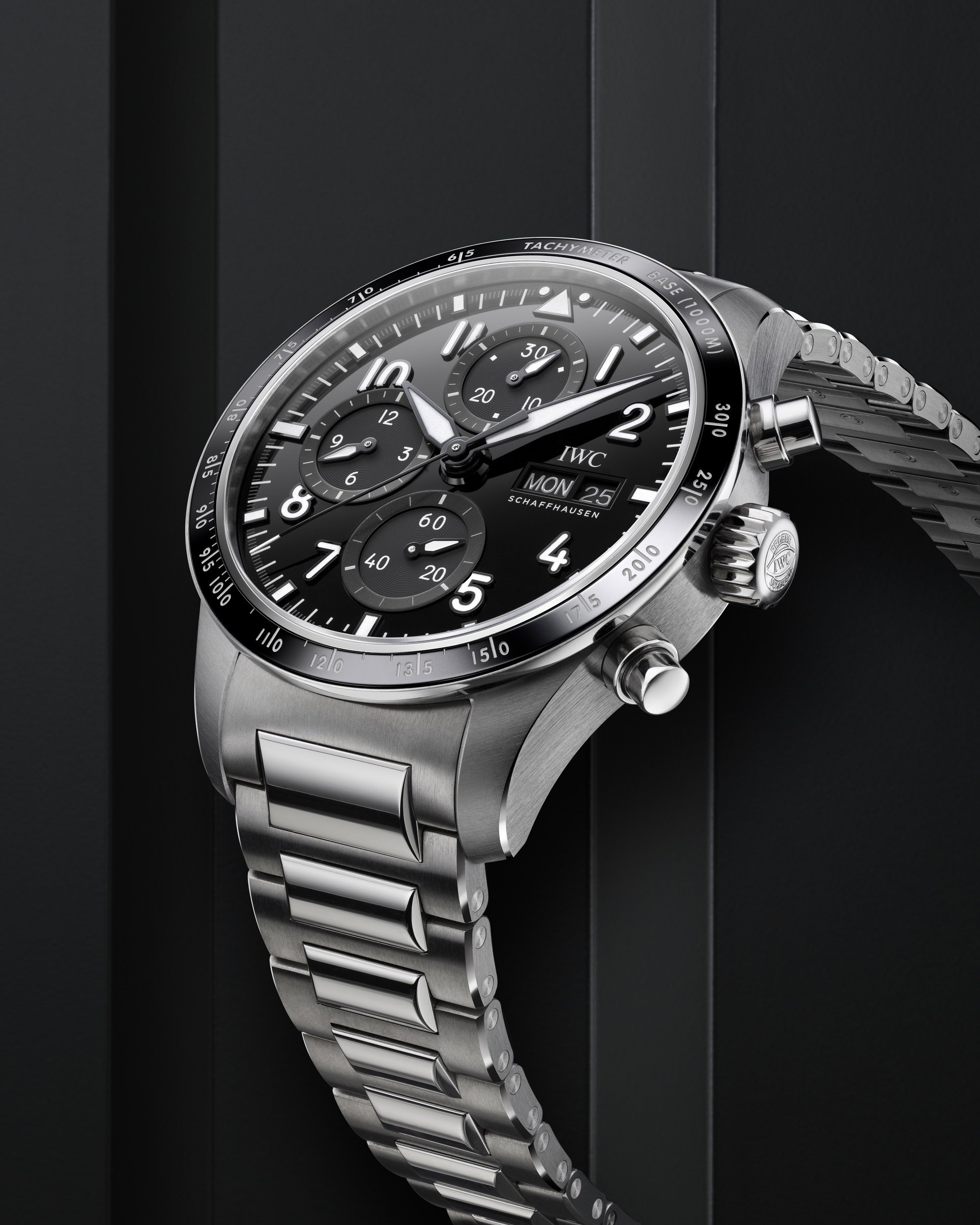 Pilot's Watch Performance Chronograph 41 AMG — view 5