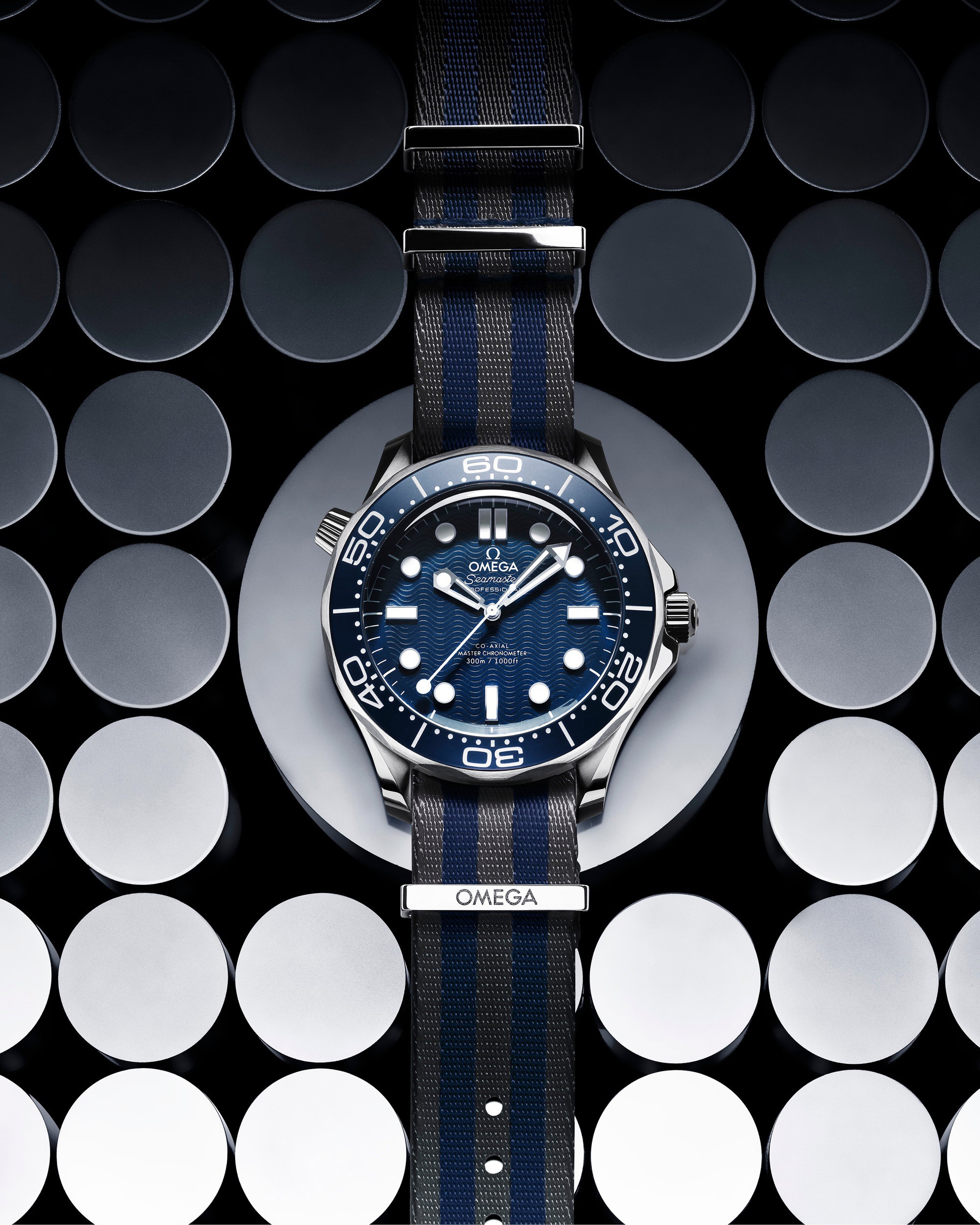 Seamaster Diver 300M  60 Years of James Bond — view 8