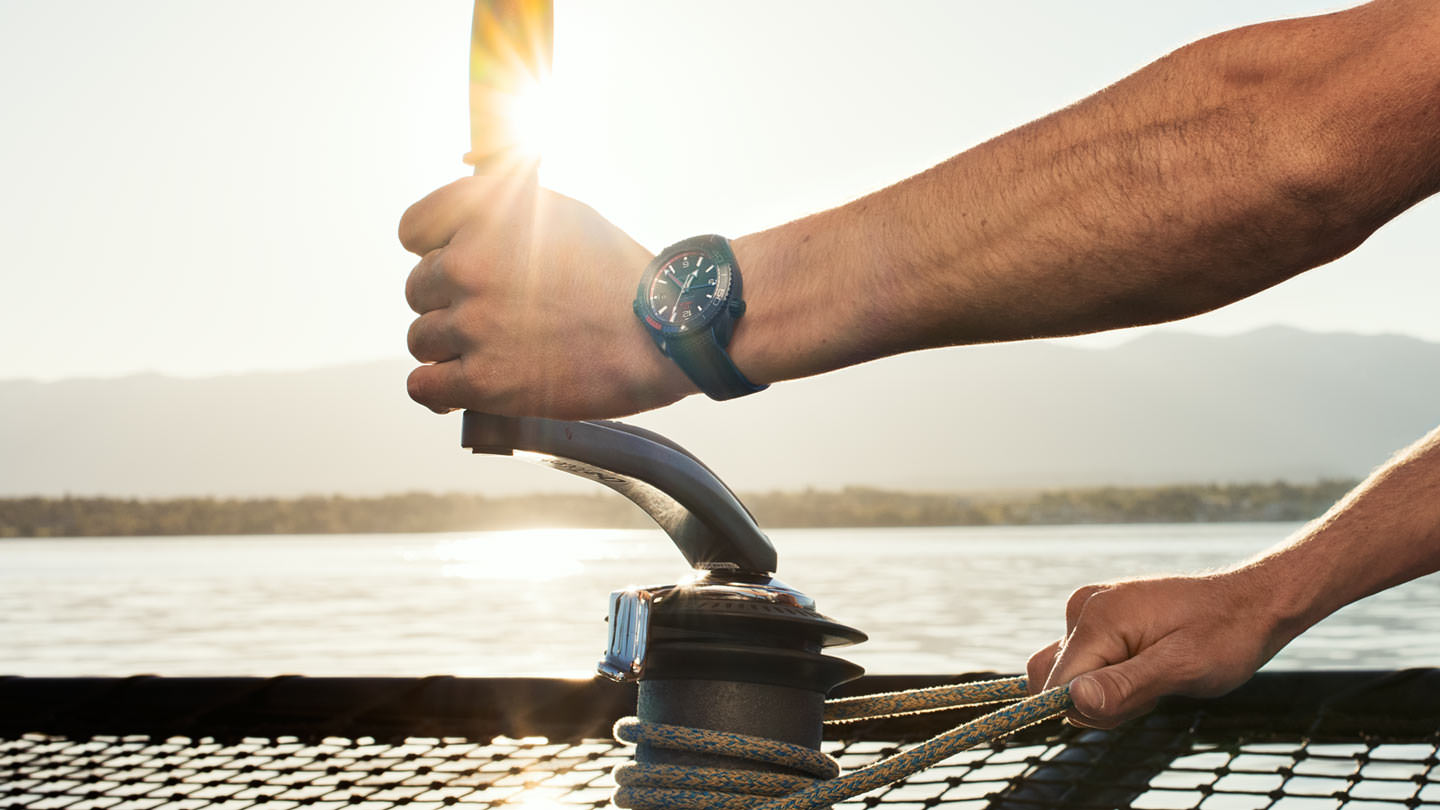 Seamaster Planet Ocean 600M Co-axial Master Chronometer GMT 45.5 mm "ETNZ" Deep Black — view 7