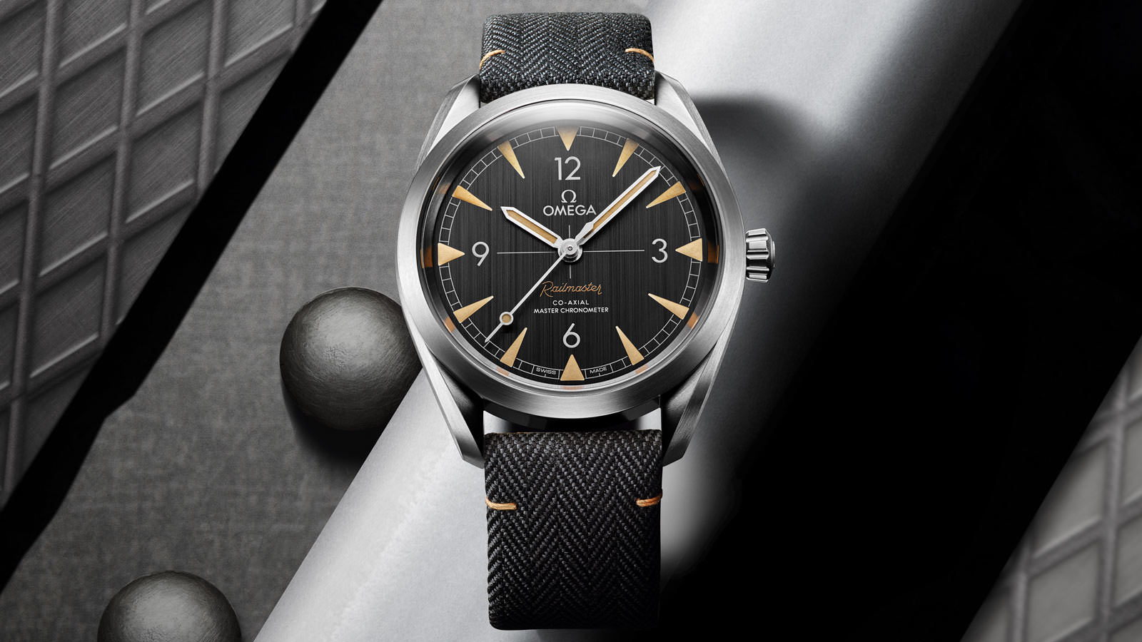 Seamaster Railmaster — view 3
