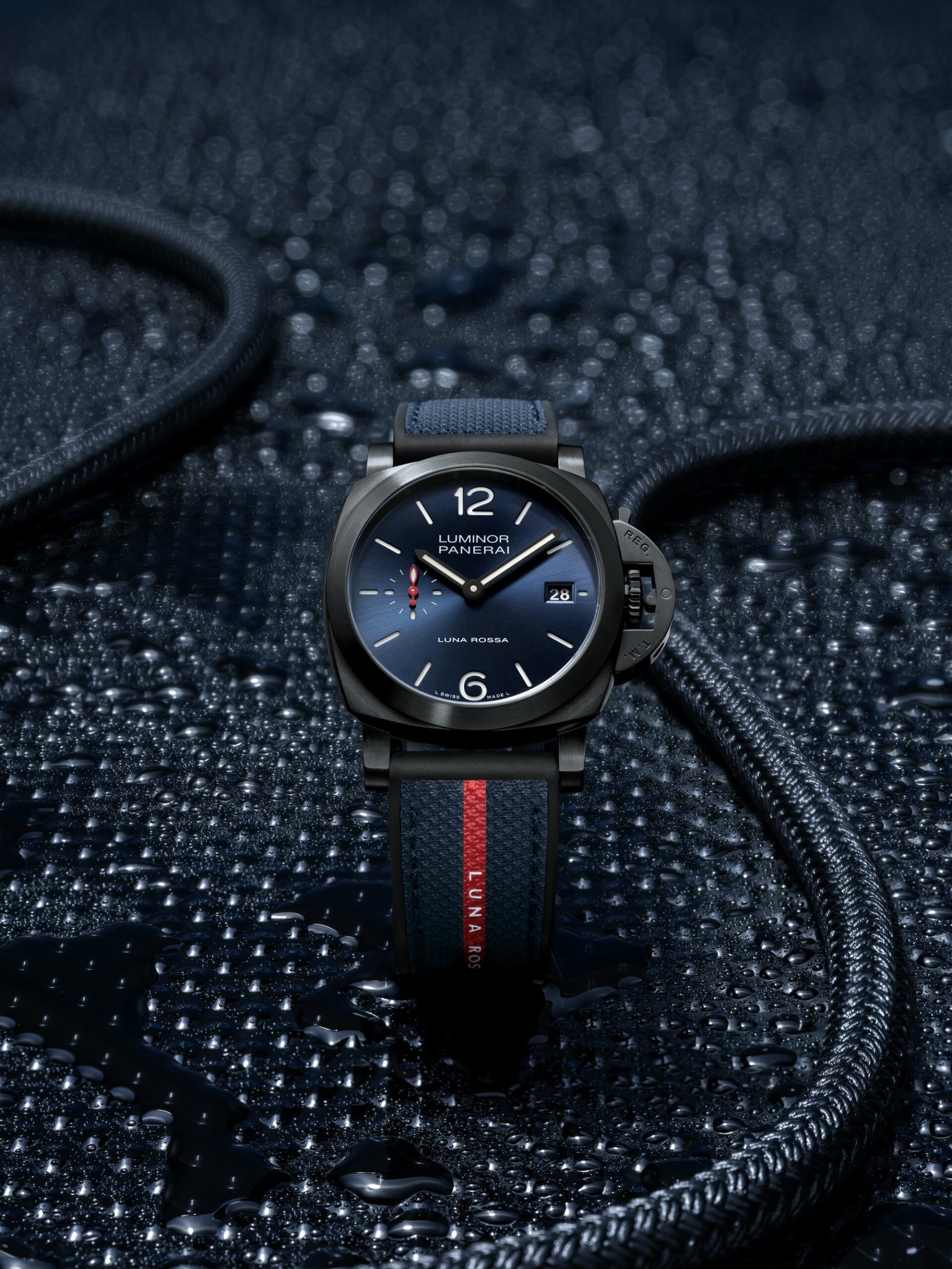 Luminor Quaranta Steel DLC Luna Rossa — view 3