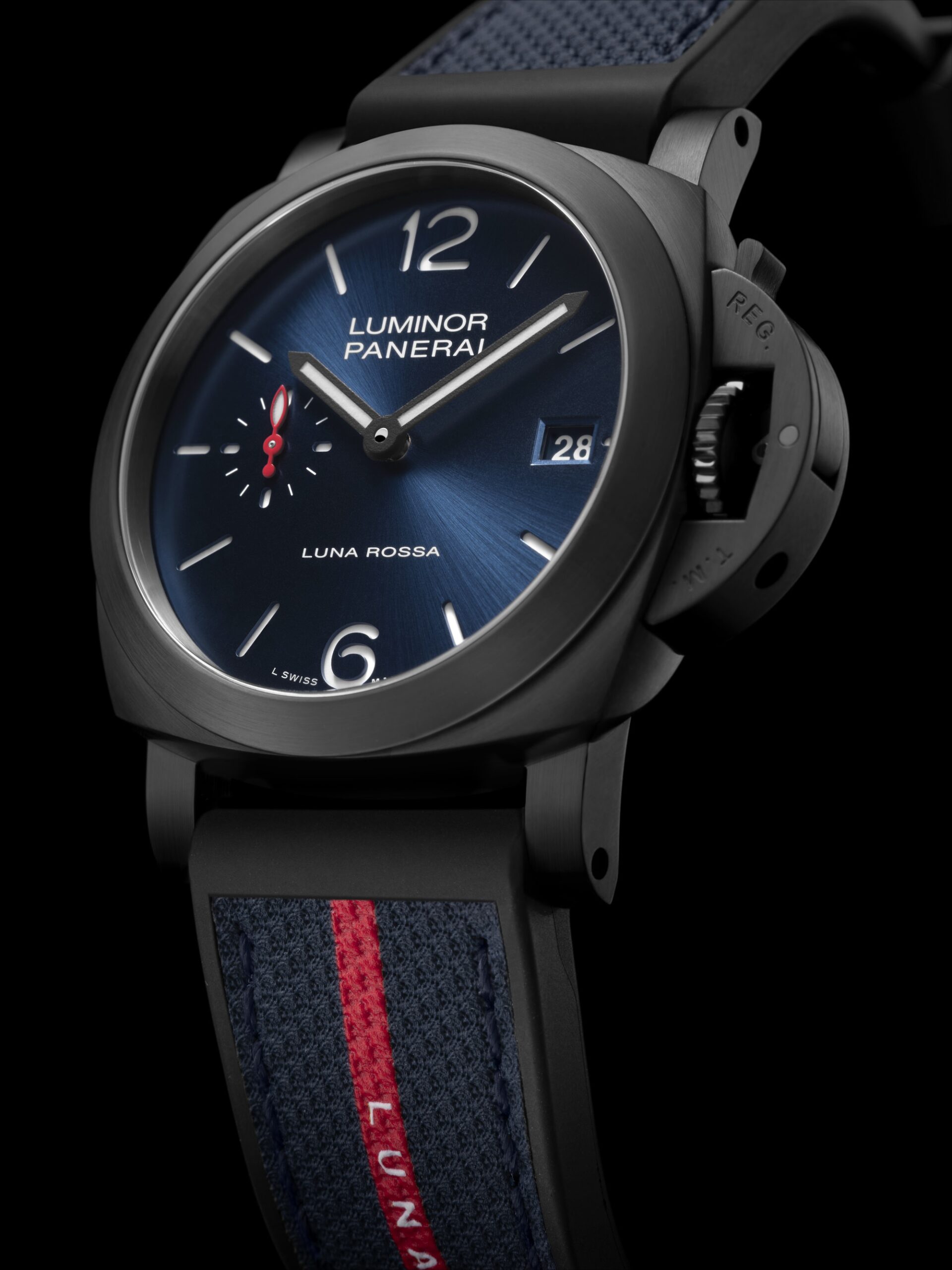 Luminor Quaranta Steel DLC Luna Rossa — view 4