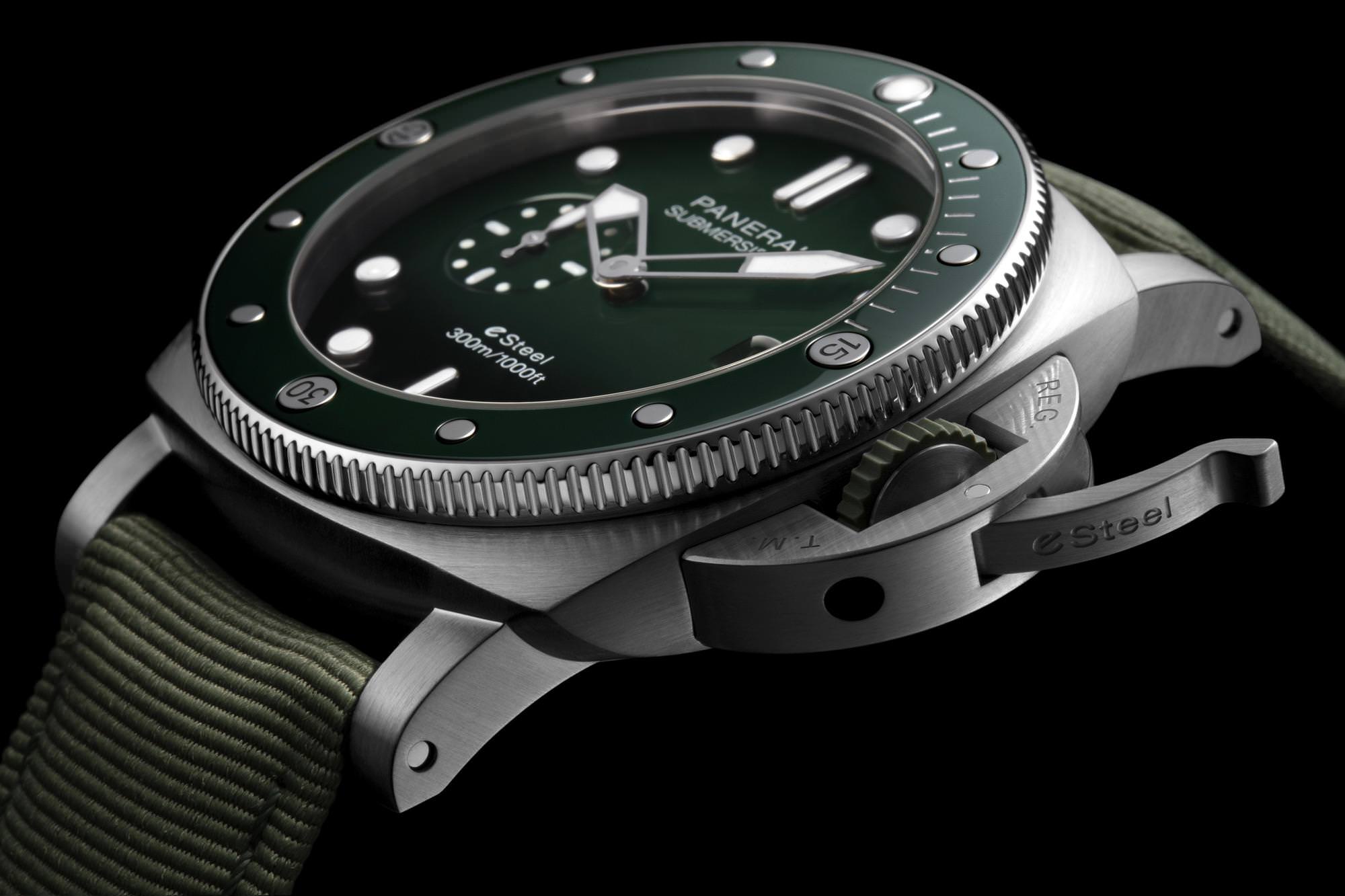 Submersible QuarantaQuattro eSteel Verde Smeraldo — view 2