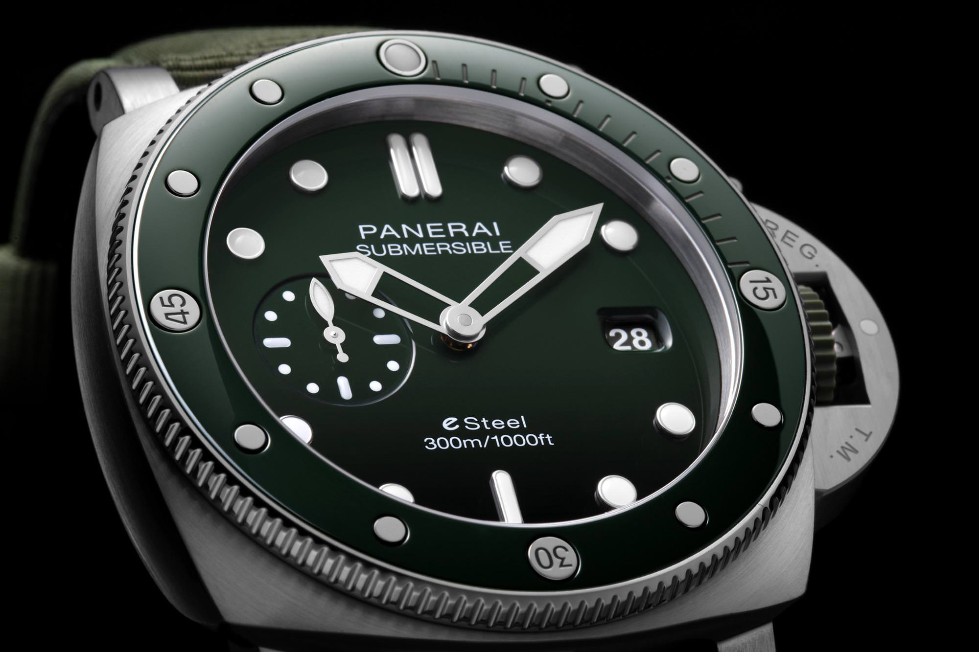 Submersible QuarantaQuattro eSteel Verde Smeraldo — view 3