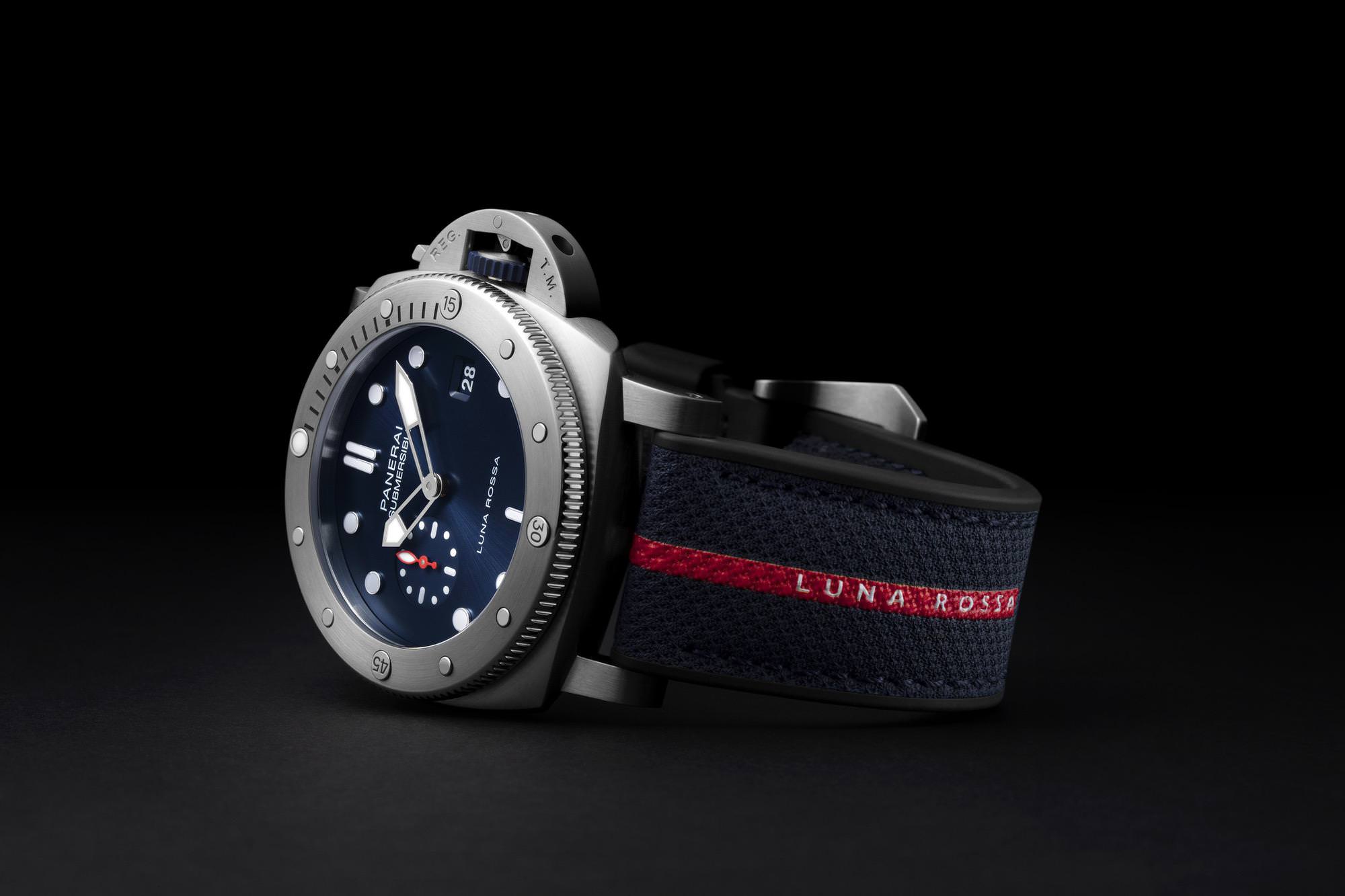 Submersible QuarantaQuattro Luna Rossa — view 2