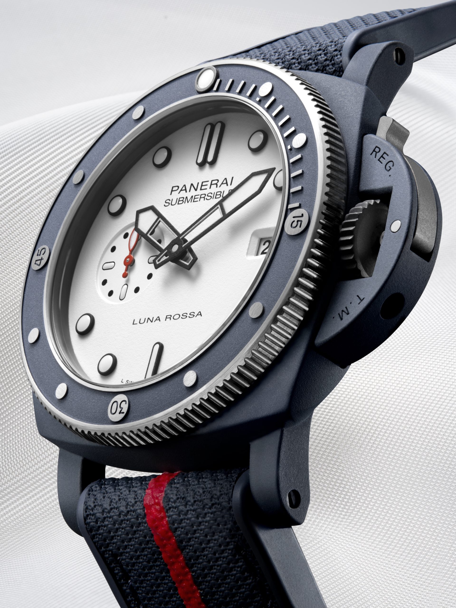 Submersible QuarantaQuattro Luna Rossa Ti-Ceramitech — view 3
