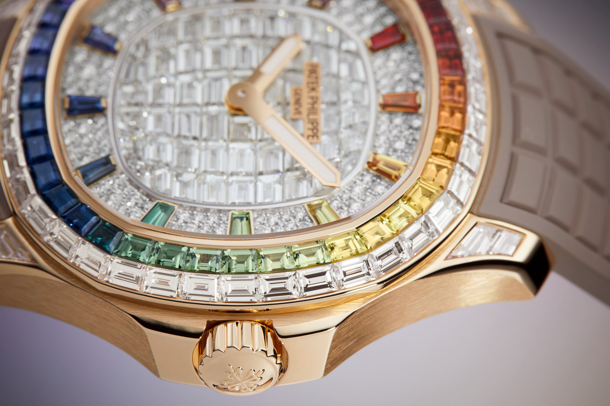 Aquanaut Luce Rainbow Minute Repeater Haute Joaillerie — view 3