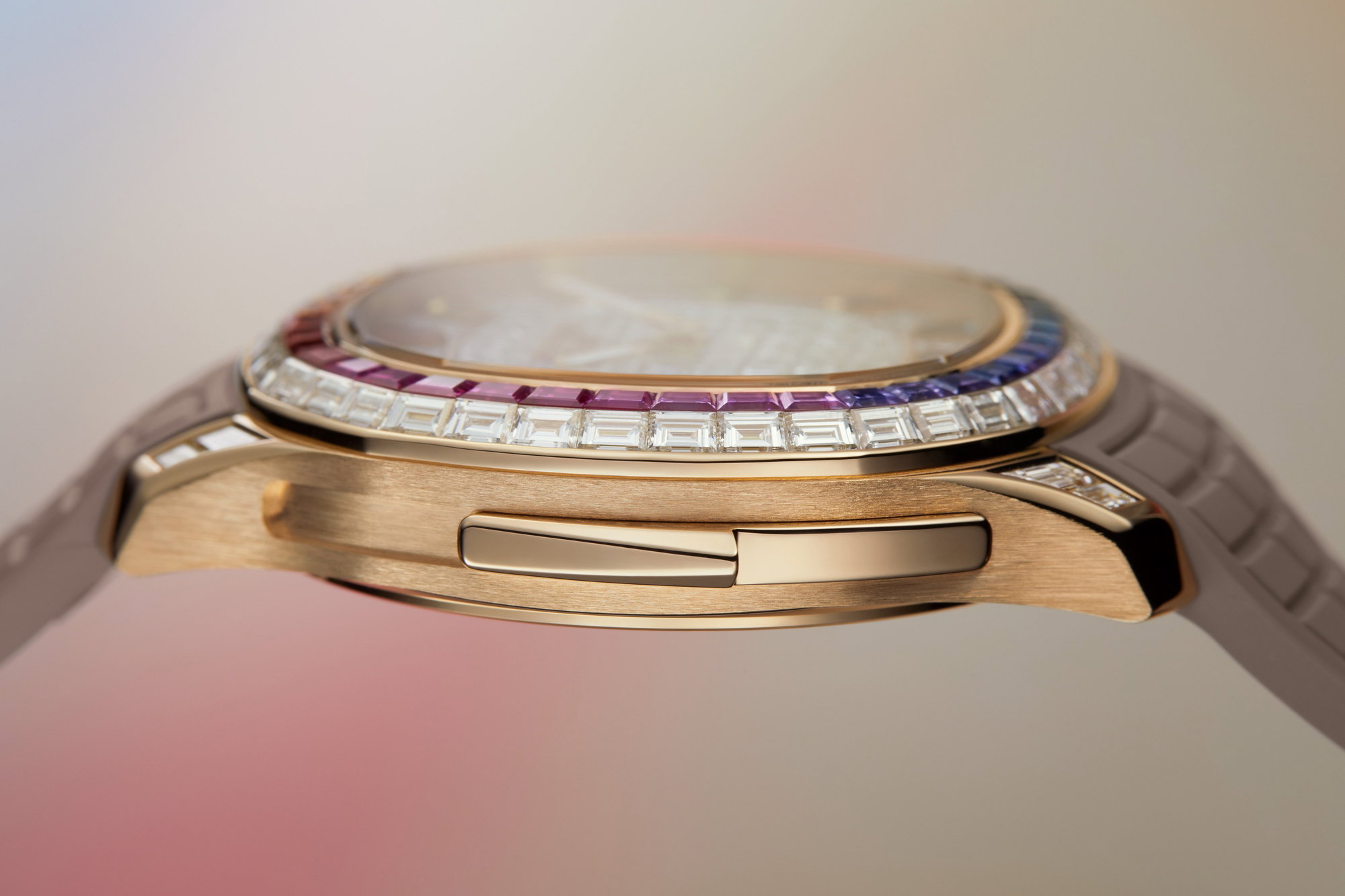 Aquanaut Luce Rainbow Minute Repeater Haute Joaillerie — view 5