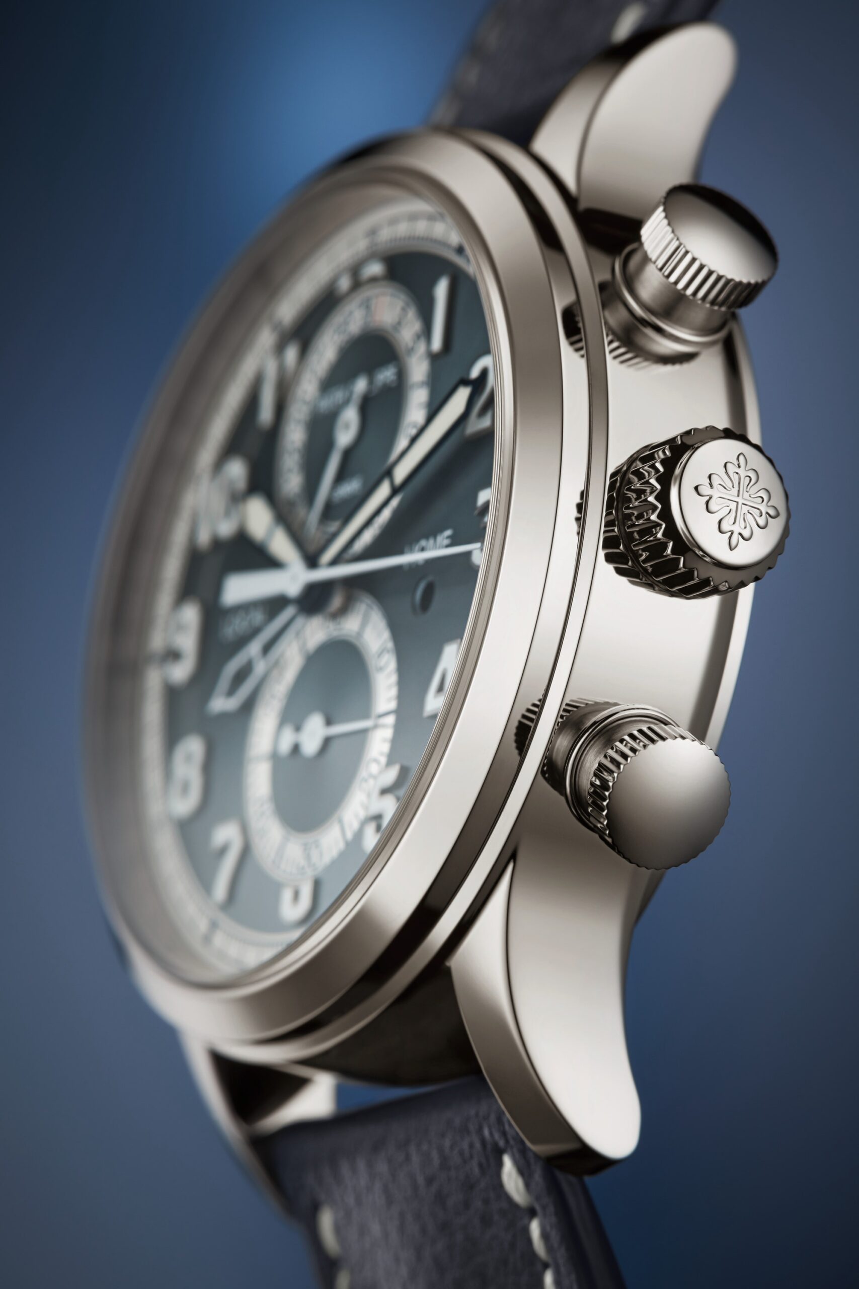 Calatrava Pilot Travel Time Chronograph — view 8