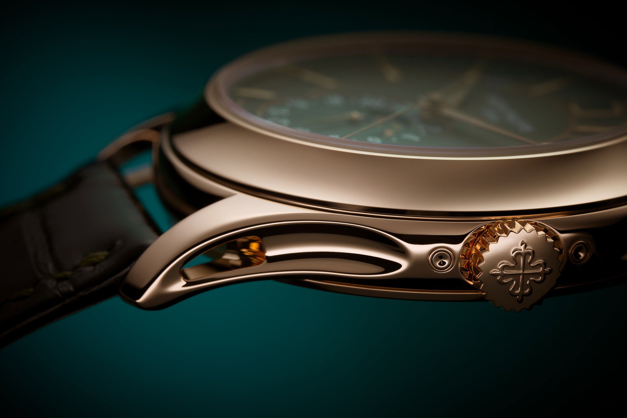 Complications 5205R — view 2
