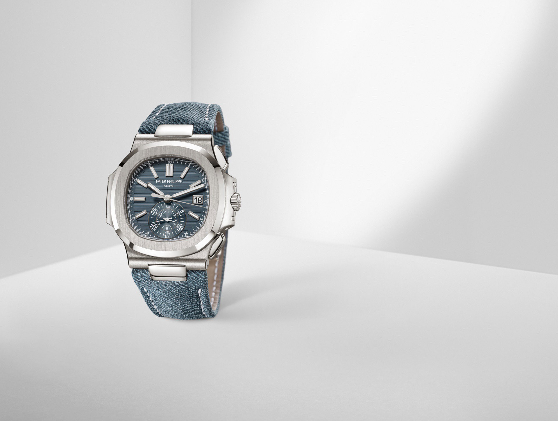 Nautilus Flyback Chronograph — view 3