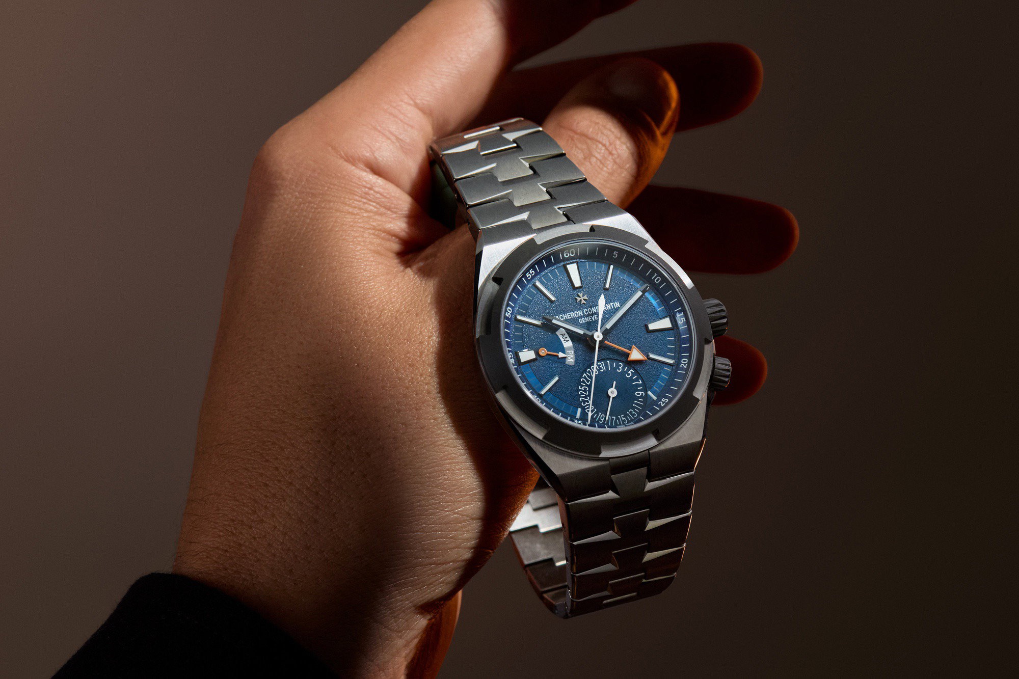 Overseas Dual Time Points Cardinaux East — view 6