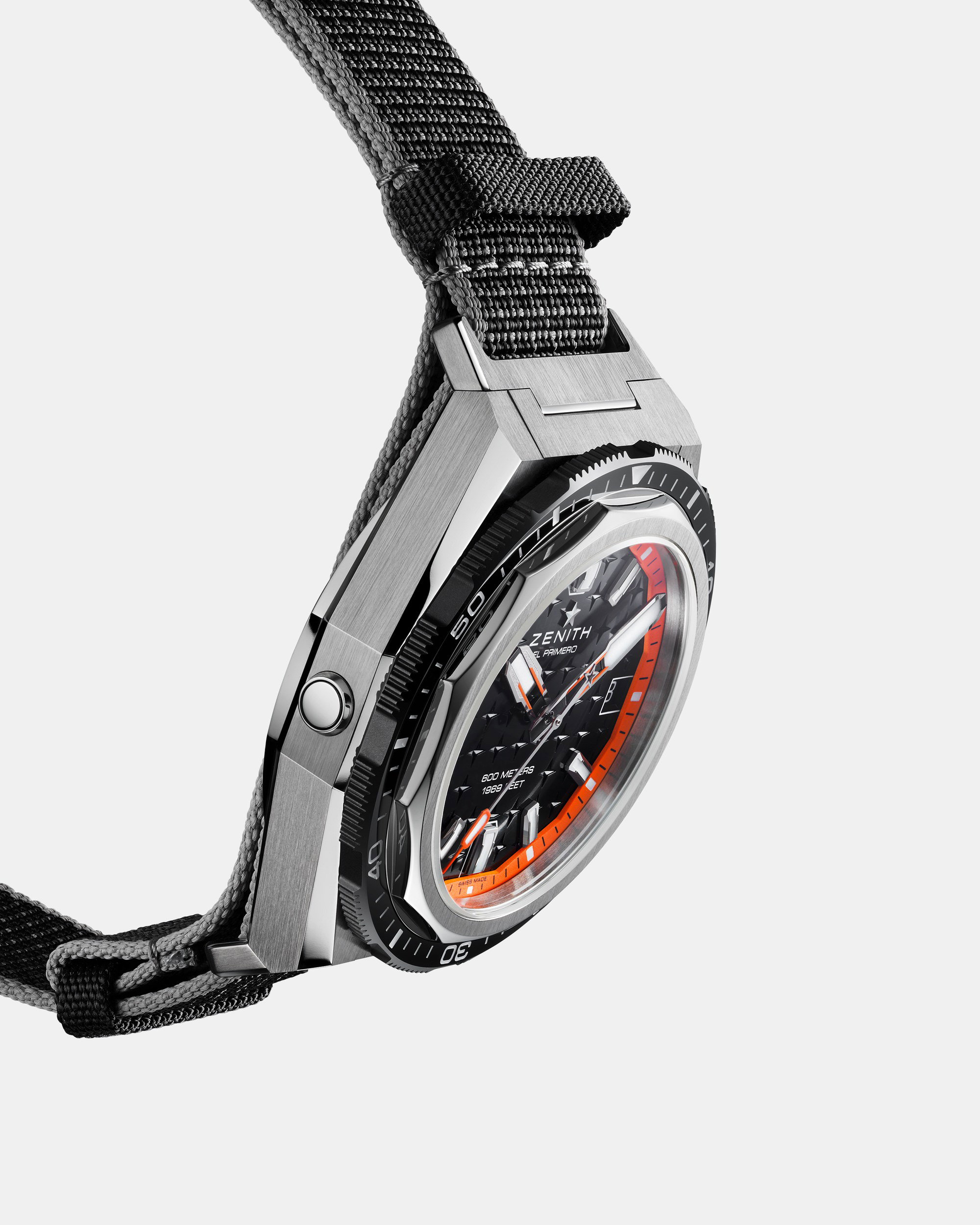 Defy Extreme Diver — view 3