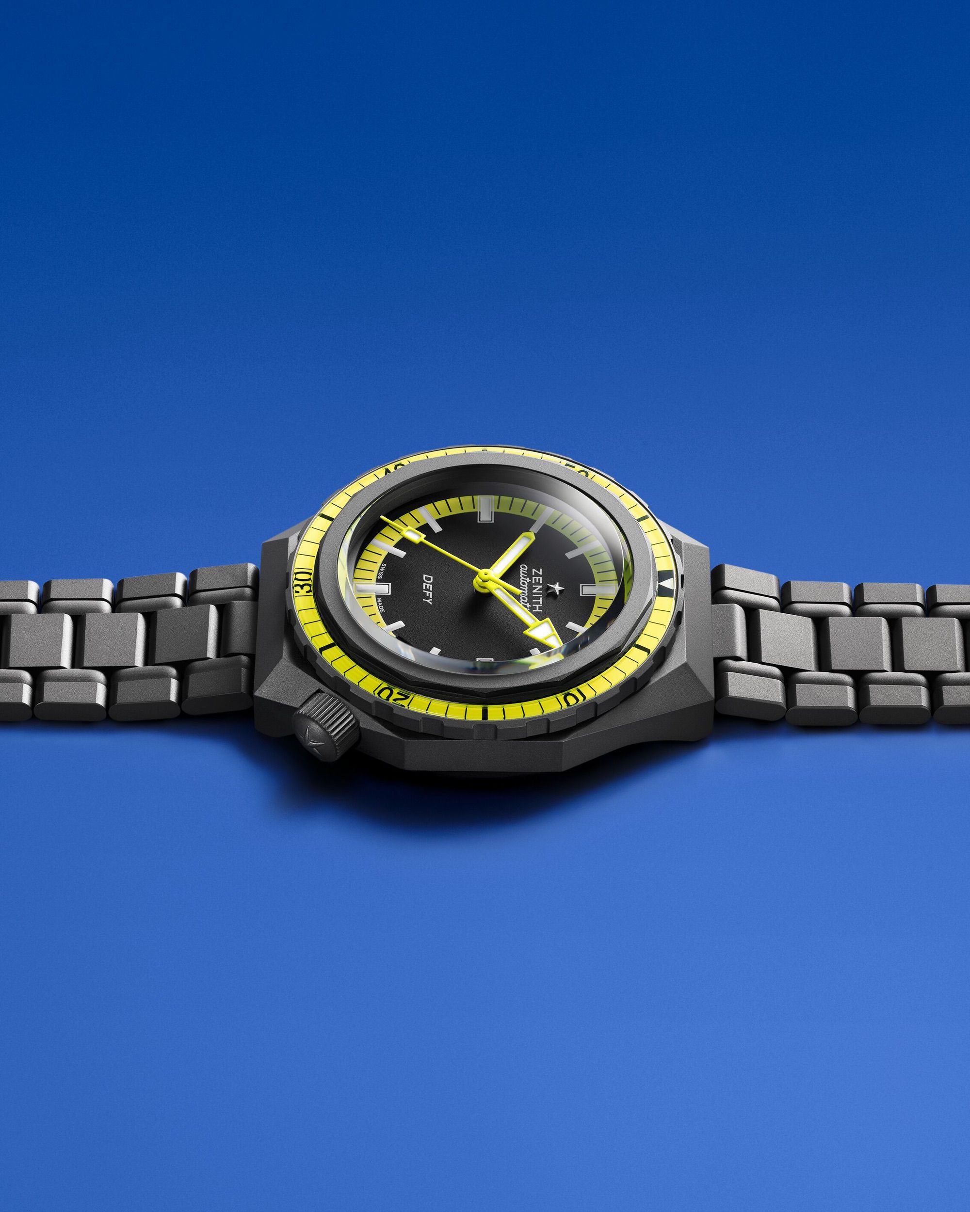 Defy Revival Diver — view 4